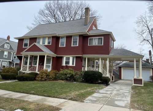 8 Berwick St, Worcester MA 01602-1405 exterior