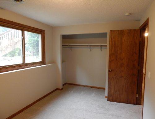 1872 Bear Path Trl, Saint Paul MN 55122-2266 exterior