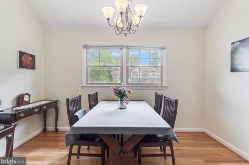 9208 Frst Hvn Dr, Alexandria VA 22309-3216 exterior