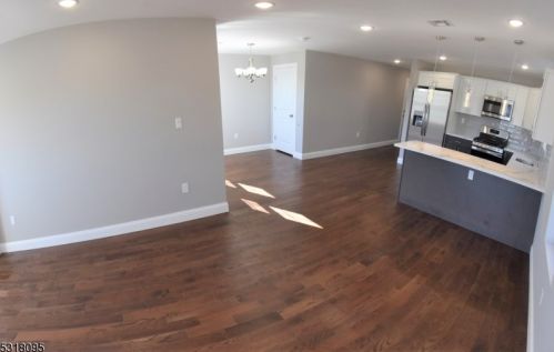 225 9 St, Newark NJ 07107-1907 exterior