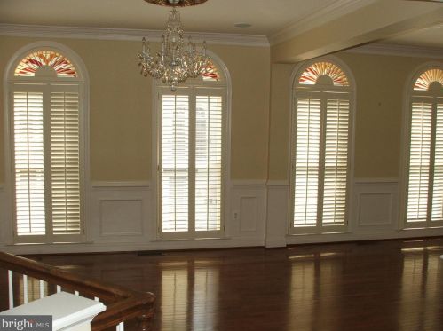 1630 Colonial Hills Dr, Mc Lean VA  22102-2939 exterior