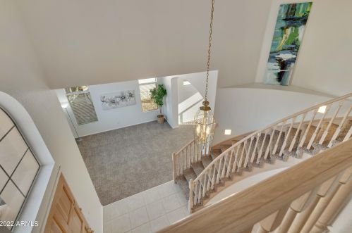 2737 Amberwood Dr, Phoenix AZ 85045-4208 exterior