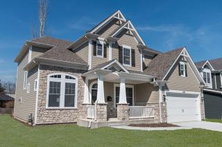 319 Fremont Ave, Elmhurst, IL 60126-2203