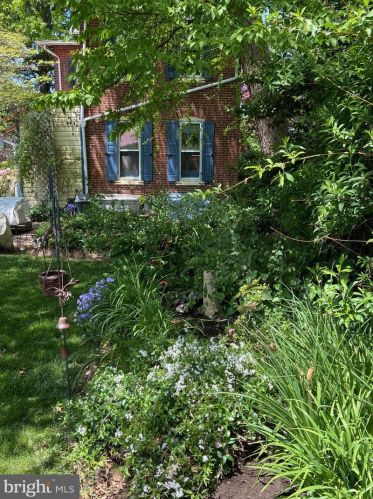 614 Church St, Limerick PA 19468-2123 exterior