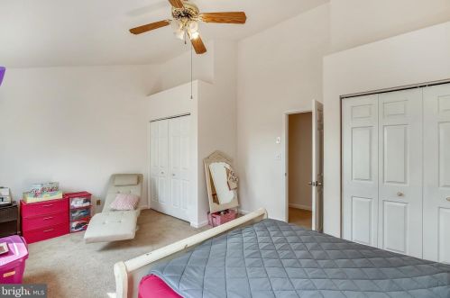 8209 Roxbury Dr, Alexandria VA 22309-3728 exterior