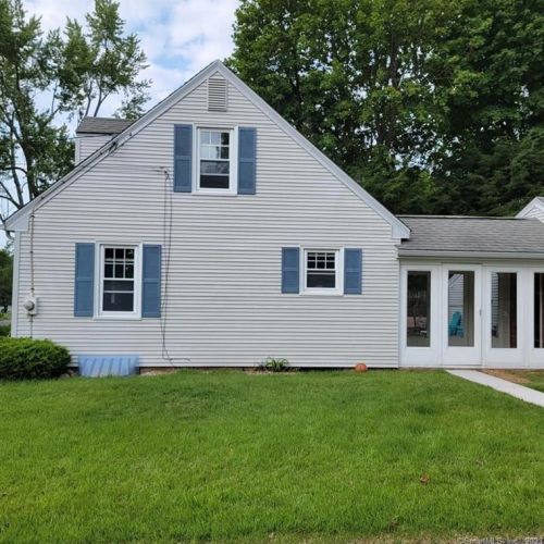 38 Grandview St, Manchester, CT 06040-5532