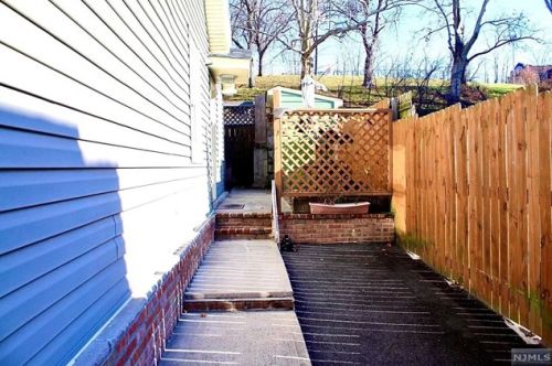 445 Summer St, Paterson NJ  07501-3019 exterior