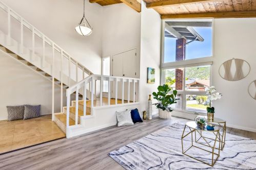 7247 Alakoko St, Honolulu, HI 96825-2712