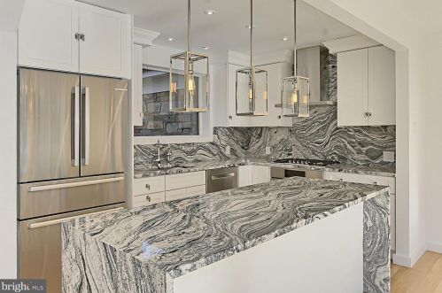 4770 Dexter St, Washington DC  20007-1015 exterior