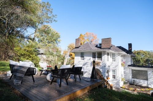 9116 Frankstown Rd, Pittsburgh PA  15235-1433 exterior