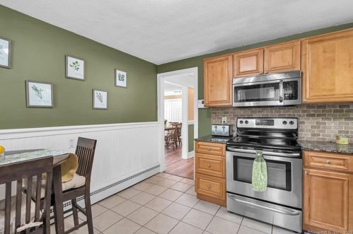 23 Arthur Ave, Enfield CT 06082-2502 exterior