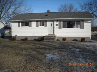 15800 Susan Dr, Cleveland, OH 44142-3329