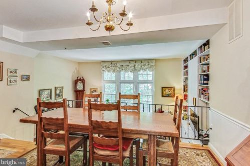 1537 Chatham Colony Ct, Herndon VA 20190-4203 exterior