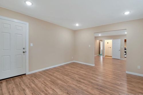 71 Albany Ave, New Britain CT 06053-3586 exterior