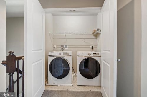 113 High Pointe Dr, Hummelstown PA 17036-8104 exterior