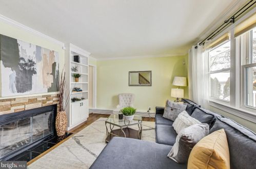 903 Robin Rd, Silver Spring MD  20901-1872 exterior