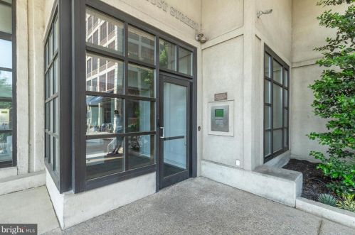 2429 Locust St, Philadelphia PA 19103-5553 exterior