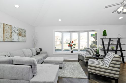 291 Maryview Pkwy, Matteson, IL 60443-1389