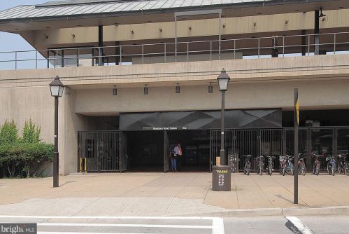 1125 Royal St, Alexandria VA 22314-4310 exterior