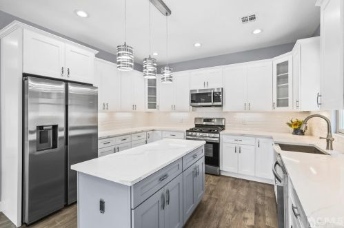 28 Twain Ave, Old Bridge NJ  08857-2110 exterior