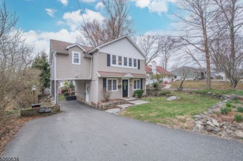 16 Sunset Trl, Sparta, NJ 07871-2223