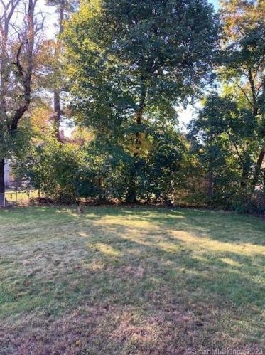 83 Burnham St, Hartford CT 06108-1005 exterior