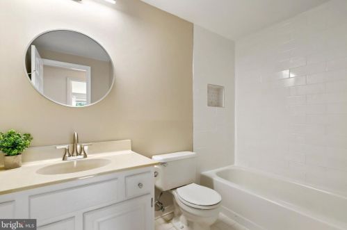 17032 Flatwood Dr, Rockville MD 20855-2539 exterior