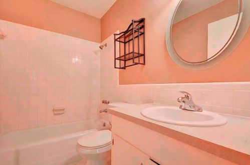 2302 Barton Skwy, Austin TX 78704-4704 exterior