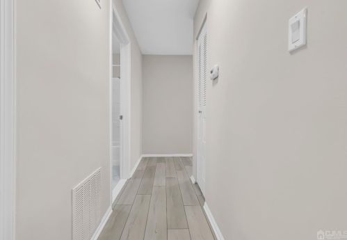 350 Lancaster Ct, Piscataway NJ 08854-6223 exterior