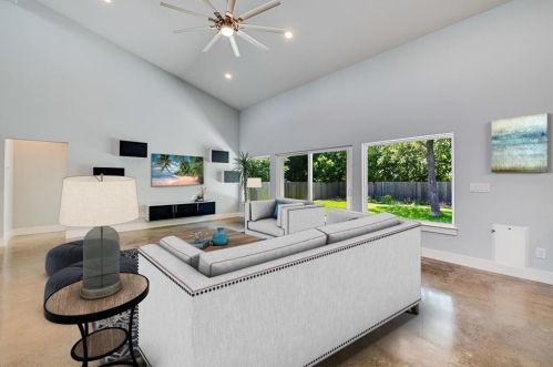 8208 Burrell Dr, Austin TX 78757-8339 exterior