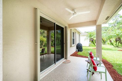 236 Coconut Key Way, Fort Pierce FL 34986-1911 exterior