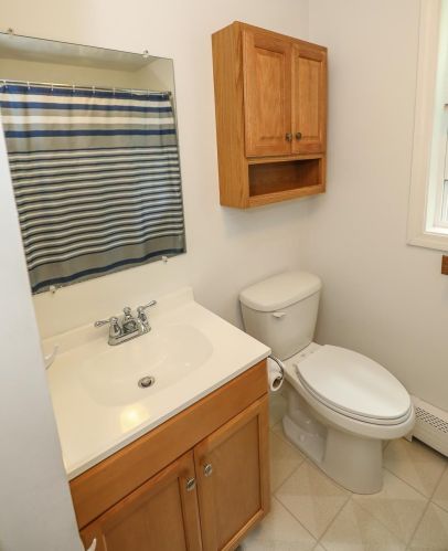 7 Whittaker Cir, Concord NH 03303-1589 exterior