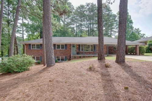 2385 Midvale Cir, Tucker, GA 30084-4220