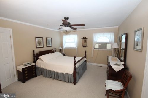 147 3 St, New Castle DE 19720-4536 exterior