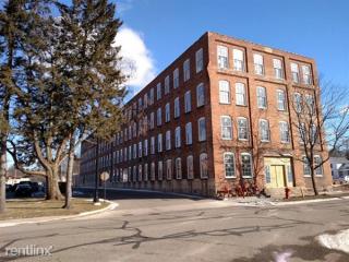 117 West St, Jonesville MI  49250-1035 exterior