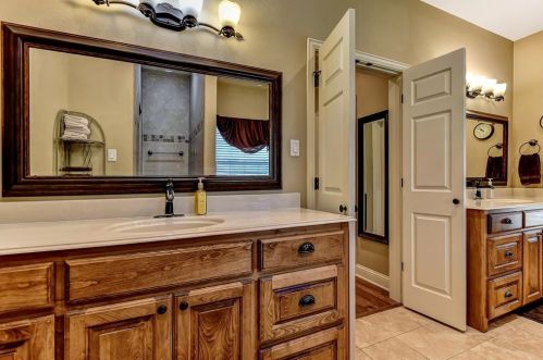 1757 Woodlake Rd, Denison TX 75021-8020 exterior