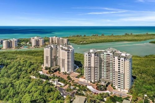 300 Dunes Blvd, Naples FL 34110-6418 exterior