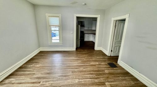 447 Dickinson St, Grand Rapids MI 49507-2109 exterior