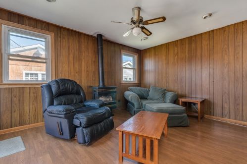 5735 Monitor Ave, Chicago IL 60638-3621 exterior