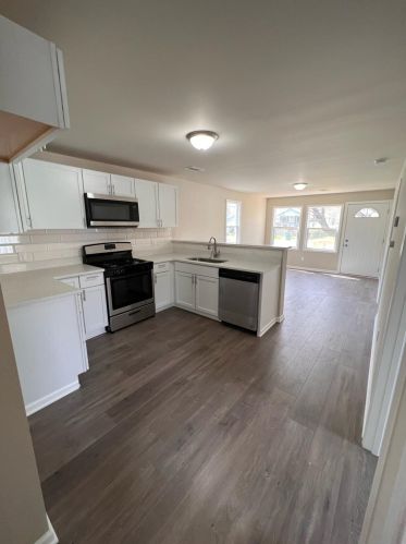 2851 New Jersey St, Gary, IN 46405-1352