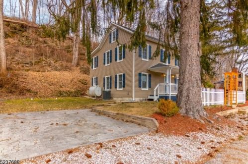 925 Wall St, Fredon NJ  07860-4214 exterior