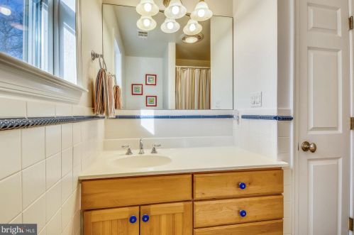 721 Brent Rd, Rockville MD 20854-1782 exterior