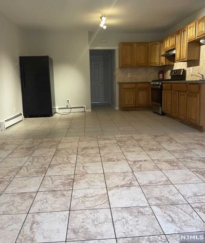 240 Forest Ave, Teaneck NJ  07666-5752 exterior