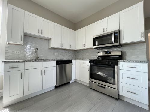 4447 Troy St, Chicago IL 60655-2317 exterior