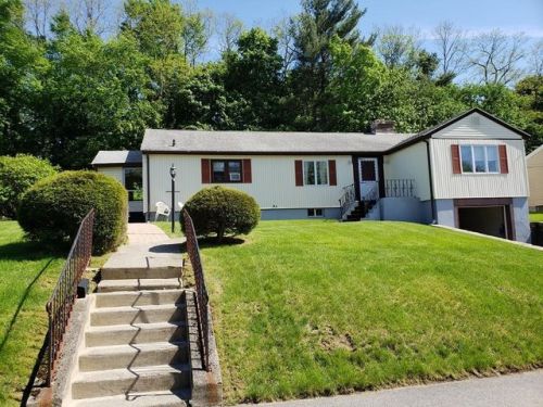 37 Zenith Dr, Worcester, MA 01602-3273