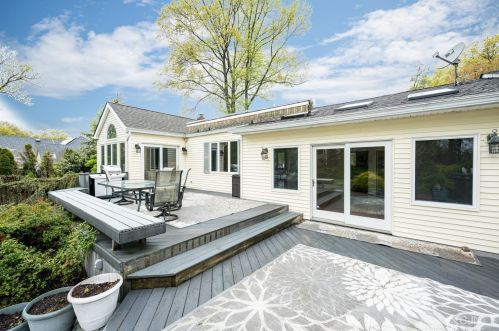 55 Oliver Ave, Edison NJ 08820-3122 exterior