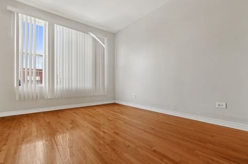 3436 Huron St, Chicago IL 60611-3043 exterior