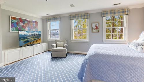 11 Wilkes St, Alexandria VA 22314-3856 exterior