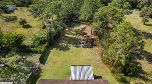 765 8 St, Naples FL 34120-0411 exterior