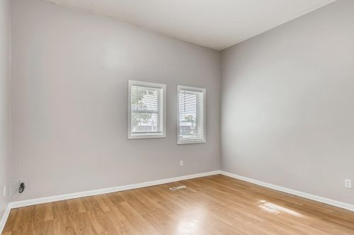 806 Earl St, Saint Paul MN 55106-3943 exterior